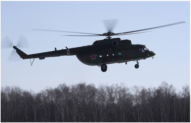 Trực thăng Mi-8 của Nga rơi lúc bay huấn luyện, bốc cháy - Ảnh 1.