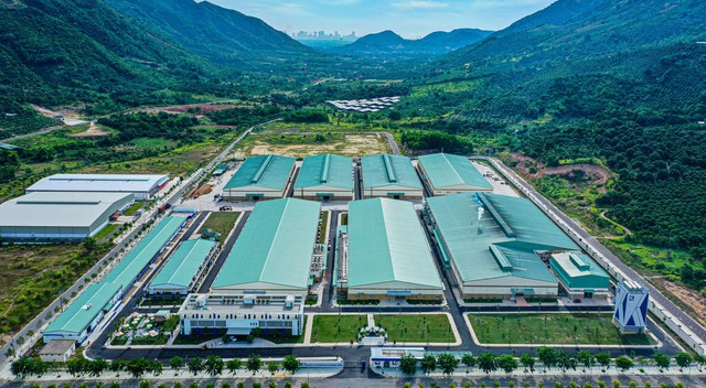 Khánh Hòa: Khánh thành nhà máy thuốc lá hiện đại nhất Đông Nam Á - Ảnh 2.