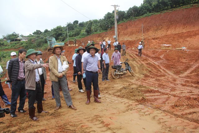Mời chuyên gia đánh giá tìm nguyên nhân sụt lún đất ở hồ chứa nước Đông Thanh - Ảnh 1.
