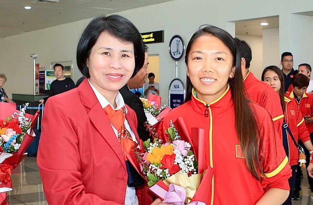 Huỳnh Như rưng rưng: 'Giá như đội tuyển nữ Việt Nam có 1 bàn ở World Cup' - Ảnh 2.