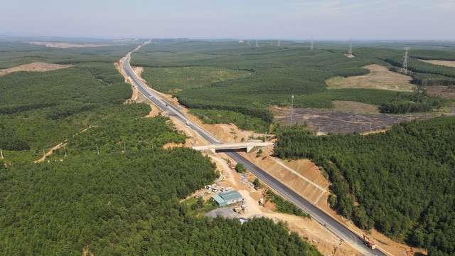 Thanh tra Chính phủ 'điểm mặt' vi phạm tại dự án Cam Lộ - La Sơn - Ảnh 1.