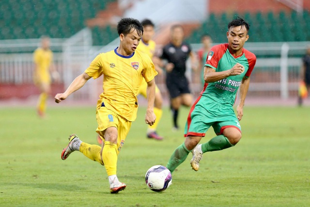 Bình Phước thắng trận play-off giành quyền ở lại giải hạng nhất - Ảnh 1.