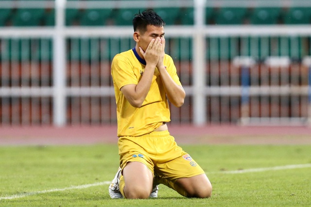 Bình Phước thắng trận play-off giành quyền ở lại giải hạng nhất - Ảnh 6.