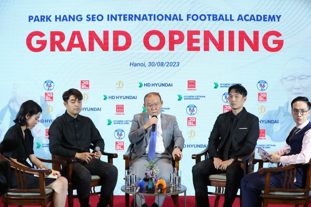 HLV Park Hang-seo ra mắt học viện bóng đá tại Việt Nam - Ảnh 3.