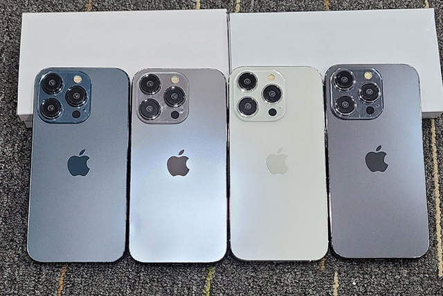 Loạt iPhone 15 đua nhau khoe màu sắc - Ảnh 2.