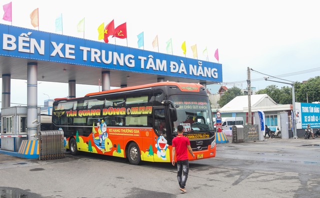 Quốc khánh 2 tháng 9: Bến xe trung tâm Đà Nẵng tấp nập hành khách đi lại   - Ảnh 6.