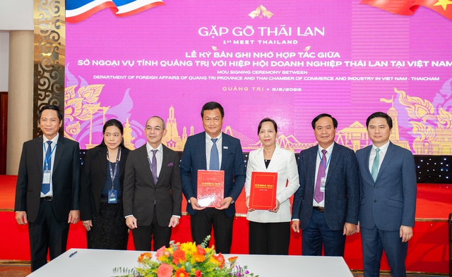 Lễ ký kết biên bản ghi nhớ hợp tác giữa Sở Ngoại vụ tỉnh Quảng Trị với Hiệp hội Doanh nghiệp Thái Lan tại Việt Nam. ẢNH: T.L