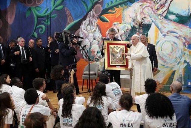 Đức Giáo hoàng Francis vẽ tranh tường - Ảnh 2.