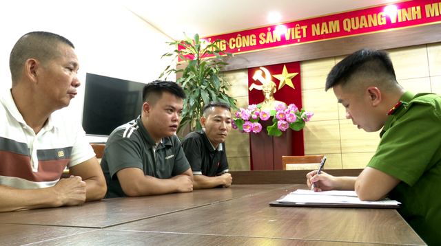 Khới tố 3 người đánh tài xế xe khách tuyến Quảng Ninh - Thái Bình  - Ảnh 1.