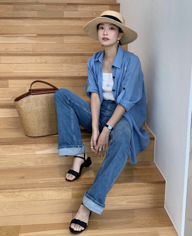 Trang phục màu xanh được các fashionista áp dụng tuyệt đẹp cho street style cuối mùa hè - Ảnh 9. Trang phục màu xanh được các fashionista áp dụng tuyệt đẹp cho street style cuối mùa hè - Ảnh 9.