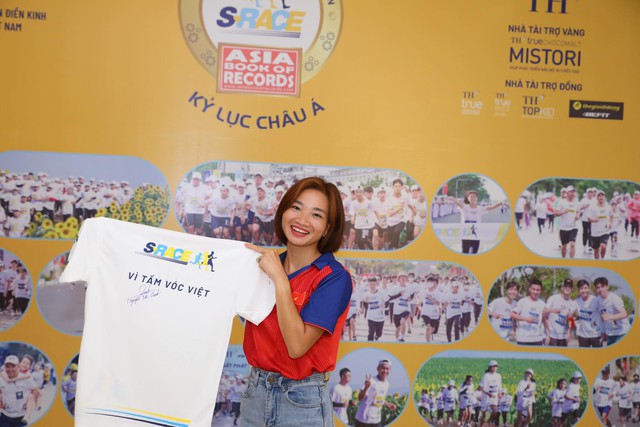 Nguyễn Thị Oanh tham gia lễ công bố giải chạy dành cho học sinh, sinh viên - Ảnh 4.