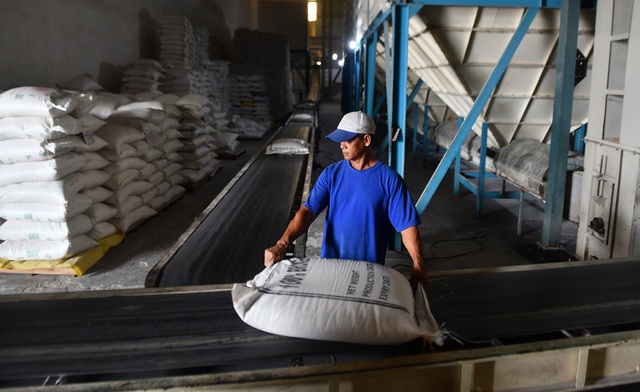 Khẩn trương tận dụng thời cơ về giá đẩy mạnh sản xuất, xuất khẩu gạo - Ảnh 3.