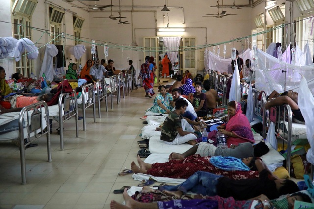 Sốt xuất huyết gây tử vong kỷ lục trong đợt dịch nghiêm trọng ở Bangladesh - Ảnh 2.