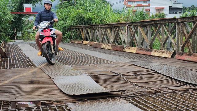 Lâm Đồng: Hiểm họa rình rập ở một cây cầu - Ảnh 7.
