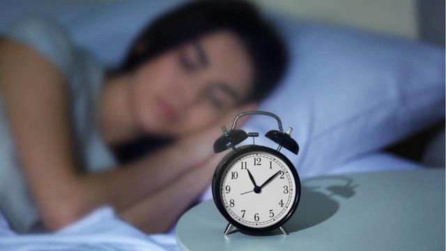 Ít ngủ liên quan suy giảm nhận thức - Ảnh 1.