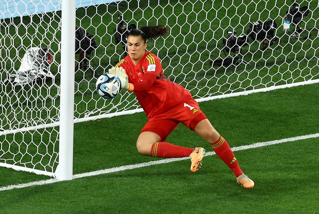 Đội tuyển nữ Mỹ rời World Cup nữ 2023 khi bóng qua vạch vôi 1 mm - Ảnh 4.