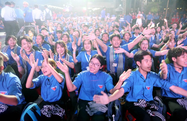 30 năm các chương trình, chiến dịch Tình nguyện hè TP.HCM: Dấu ấn thanh niên tình nguyện - Ảnh 2.