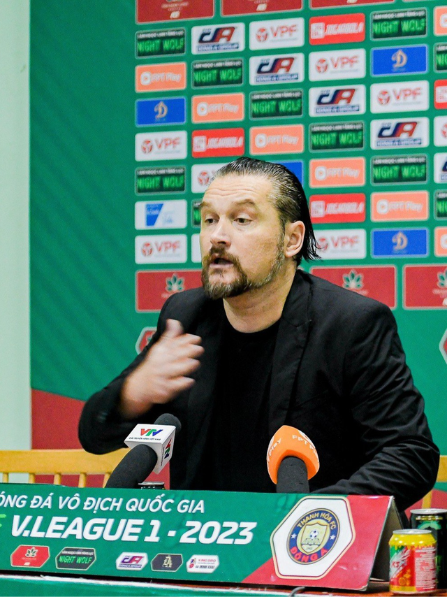 HLV Popov của đội Thanh Hóa nói lời sau cùng với báo chí sau khi thua Viettel - Ảnh 3.
