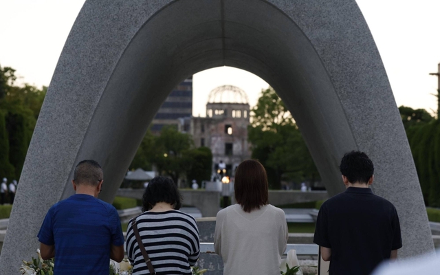 Nhật Bản tổ chức lễ tưởng niệm nạn nhân bom nguyên tử lần thứ 78 - Ảnh 2.