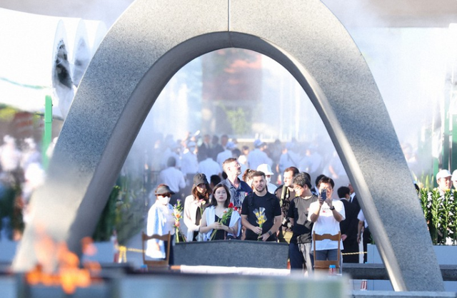 Nhật Bản tổ chức lễ tưởng niệm nạn nhân bom nguyên tử lần thứ 78 - Ảnh 1.