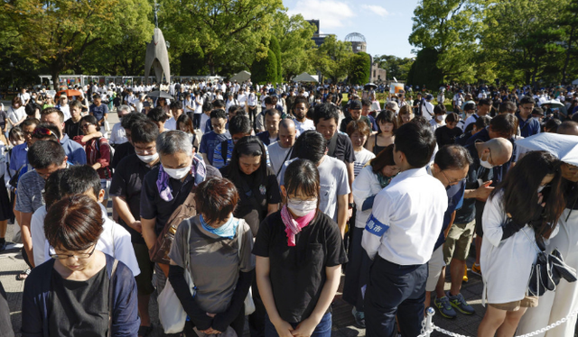 Nhật Bản tổ chức lễ tưởng niệm nạn nhân bom nguyên tử lần thứ 78 - Ảnh 3.