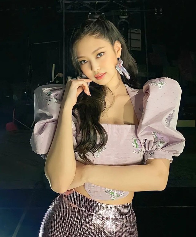 Từ đời thường đến trên sân khấu, phong cách thời trang của Jennie Blackpink đều sành điệu - Ảnh 3.