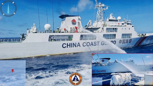 Tàu Trung Quốc bị tố phun vòi rồng vào tàu Philippines ở Biển Đông, Mỹ lên tiếng - Ảnh 1.