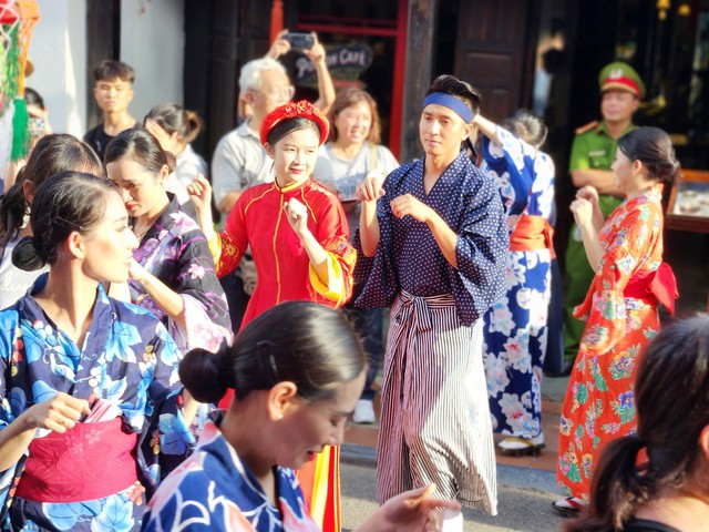 Tái hiện đám cưới 400 năm trước giữa Công nữ Ngọc Hoa và thương nhân Nhật Bản - Ảnh 5.