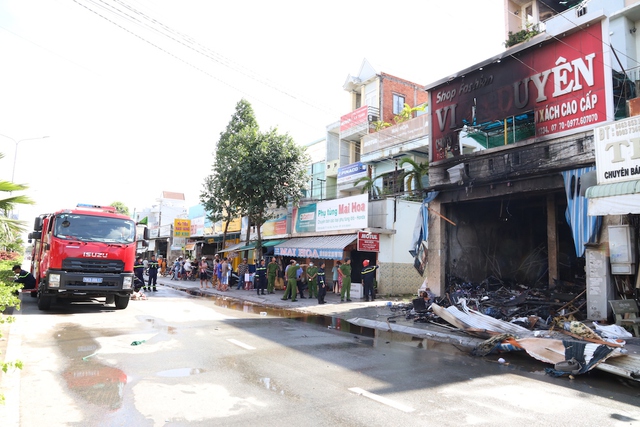 Tây Ninh: Cháy shop quần áo, 1 người tử vong, thiệt hại hơn 10 tỉ đồng - Ảnh 1.