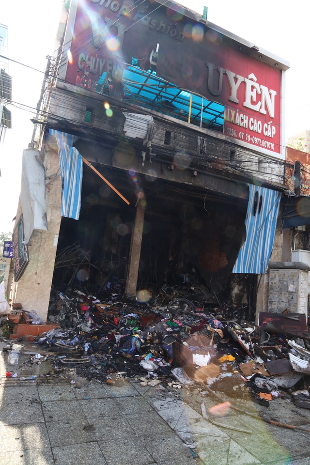 Tây Ninh: Cháy shop quần áo, 1 người tử vong, thiệt hại hơn 10 tỉ đồng - Ảnh 3.
