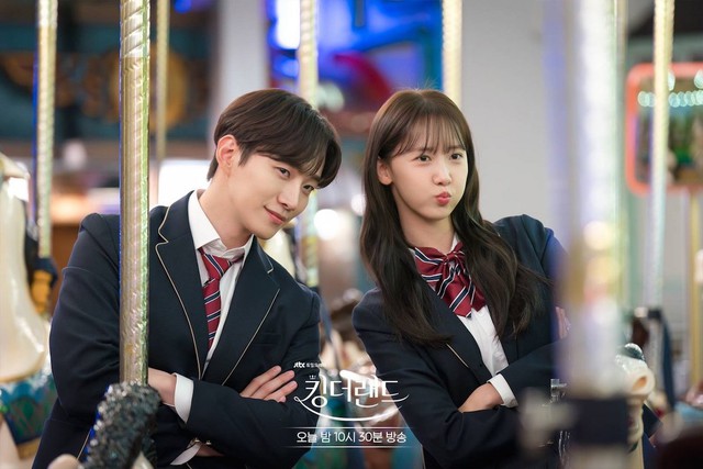 Junho và YoonA bên nhau hạnh phúc trong tập cuối phim 'Khách sạn vương giả’ - Ảnh 4.