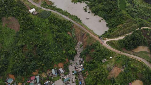 Vỡ cống hồ chứa bùn thải ở Lào Cai có phải do mưa lớn, thiên tai? - Ảnh 1.