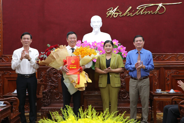 Bình Phước: Điều động, bổ nhiệm nhiều cán bộ lãnh đạo chủ chốt - Ảnh 1. Bình Phước: Điều động, bổ nhiệm nhiều cán bộ lãnh đạo chủ chốt - Ảnh 1.