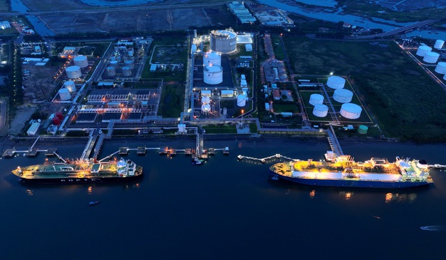 7 tháng, Petrovietnam hoàn thành nộp ngân sách cả năm 2023 - Ảnh 2. 7 tháng, Petrovietnam hoàn thành nộp ngân sách cả năm 2023 - Ảnh 2.