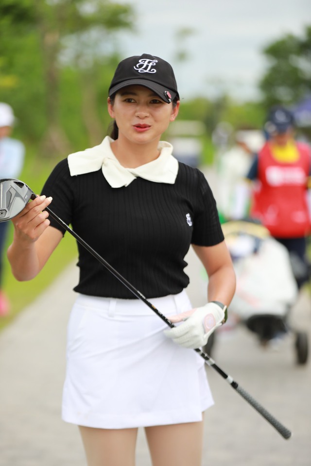 Đoàn Xuân Khuê Minh bắt đầu hành trình bảo vệ ngôi hậu giải golf quốc gia 2023 - Ảnh 10.