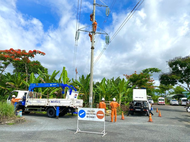 Chủ động ứng phó, đảm bảo cung cấp điện mùa mưa bão - Ảnh 2.