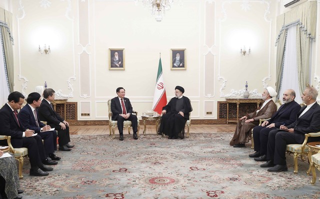 Chủ tịch Quốc hội Vương Đình Huệ hội kiến Tổng thống Iran - Ảnh 2.