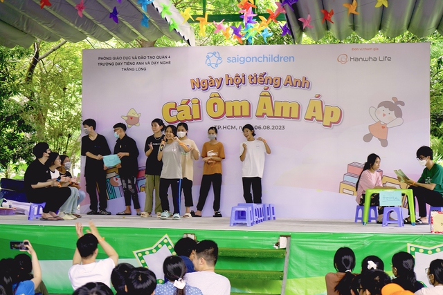 Hanwha Life Việt Nam trao yêu thương đến các em học sinh khó khăn - Ảnh 3. Hanwha Life Việt Nam trao yêu thương đến các em học sinh khó khăn - Ảnh 3.