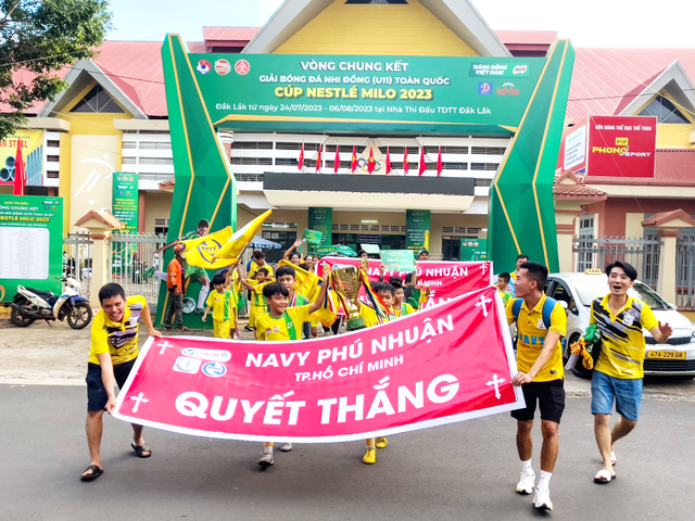 Chung kết Cúp Nestlé MILO 2023: Trao tặng 16 học bổng 'Có chí thì nên' - Ảnh 1.