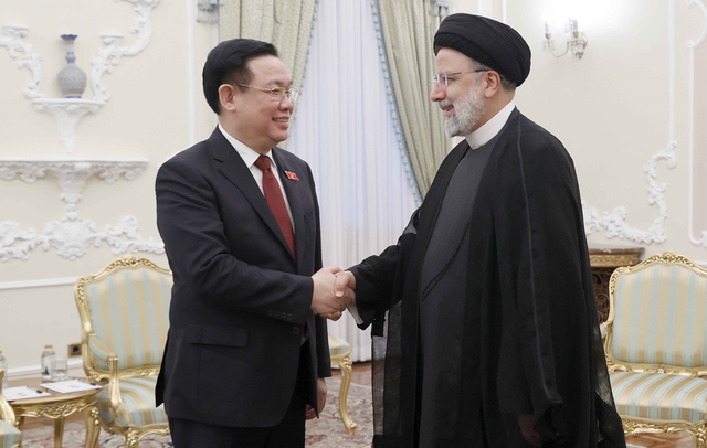 Chủ tịch Quốc hội Vương Đình Huệ hội kiến Tổng thống Iran - Ảnh 1.