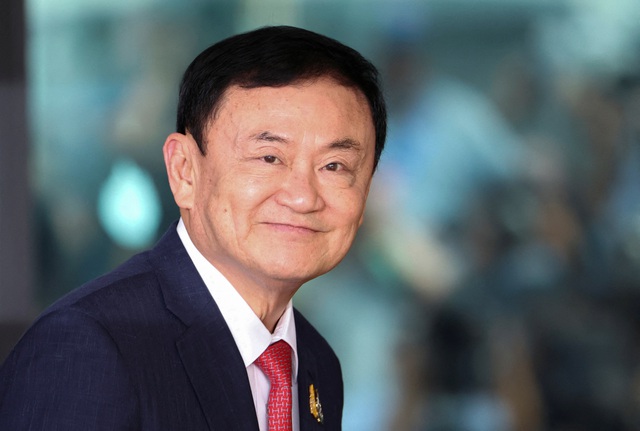 Quốc vương Thái Lan ân giảm án tù cho cựu Thủ tướng Thaksin - Ảnh 1.