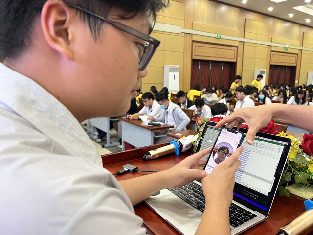 TP.HCM dạy cho học sinh về trí tuệ nhân tạo - Ảnh 1. TP.HCM dạy cho học sinh về trí tuệ nhân tạo - Ảnh 1.