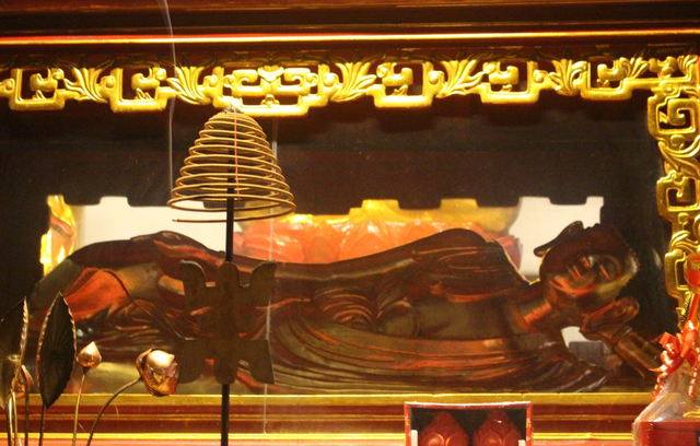 Ngắm bảo vật quốc gia bộ tượng Trúc Lâm tam tổ hơn 300 năm tuổi - Ảnh 1.
