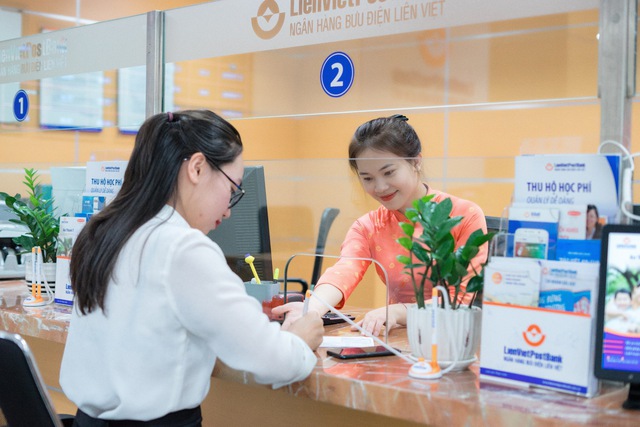 Bầu Thụy đăng ký mua gần 14 triệu cổ phiếu ngân hàng Bưu điện Liên Việt - Ảnh 1.