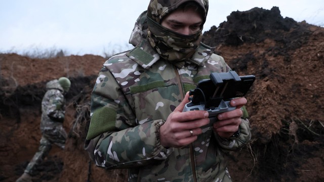 Liên minh Ngũ nhãn cảnh báo tin tặc Nga tấn công thiết bị trên chiến trường Ukraine - Ảnh 1.