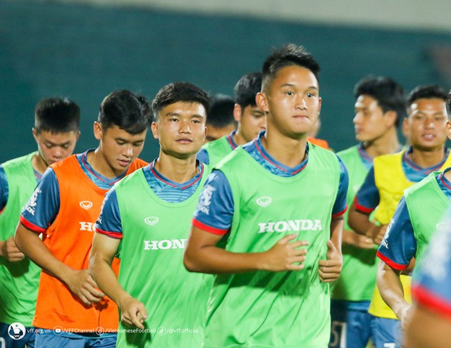 U.23 Việt Nam thay nhân sự phút chót, đón cầu thủ từ châu Âu về - Ảnh 10.