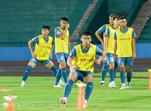 U.23 Việt Nam thay nhân sự phút chót, đón cầu thủ từ châu Âu về - Ảnh 4.
