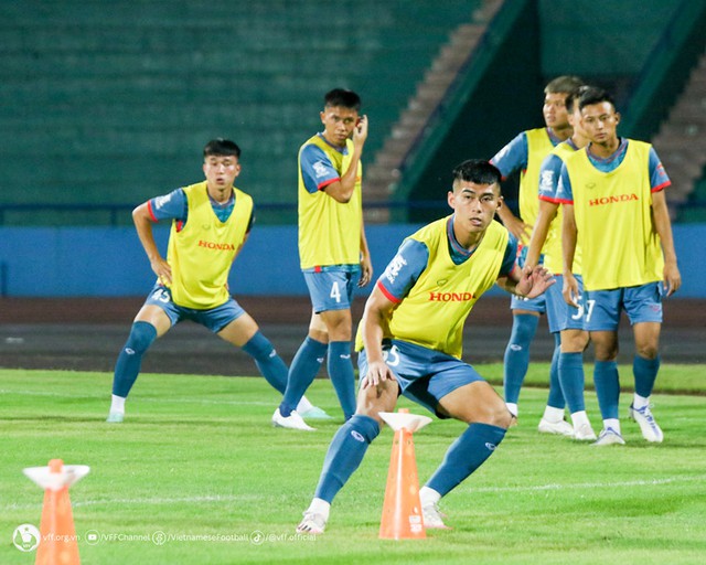 U.23 Việt Nam thay nhân sự phút chót, đón cầu thủ từ châu Âu về - Ảnh 9.