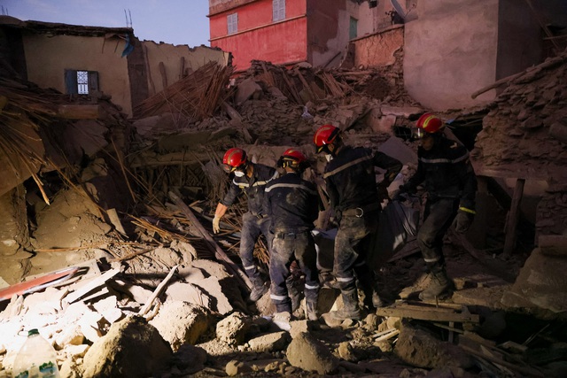 Dư chấn mạnh sau động đất ở Ma Rốc, số người chết tiếp tục tăng - Ảnh 1.