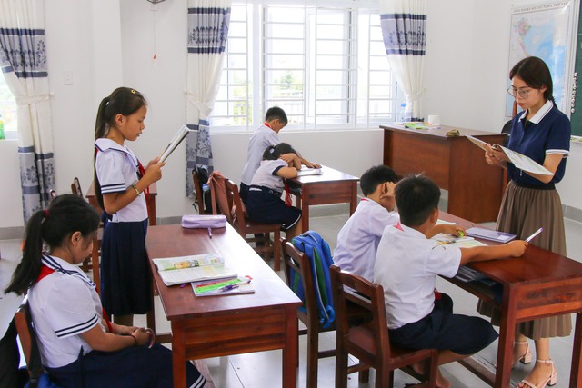 Đà Nẵng: Đã có 7/55 học sinh đến học tập tại Trường xây mới 25 tỉ đồng - Ảnh 1.